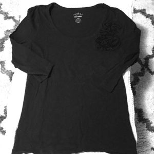 Old navy black 3/4 length sleeve w/ floral design